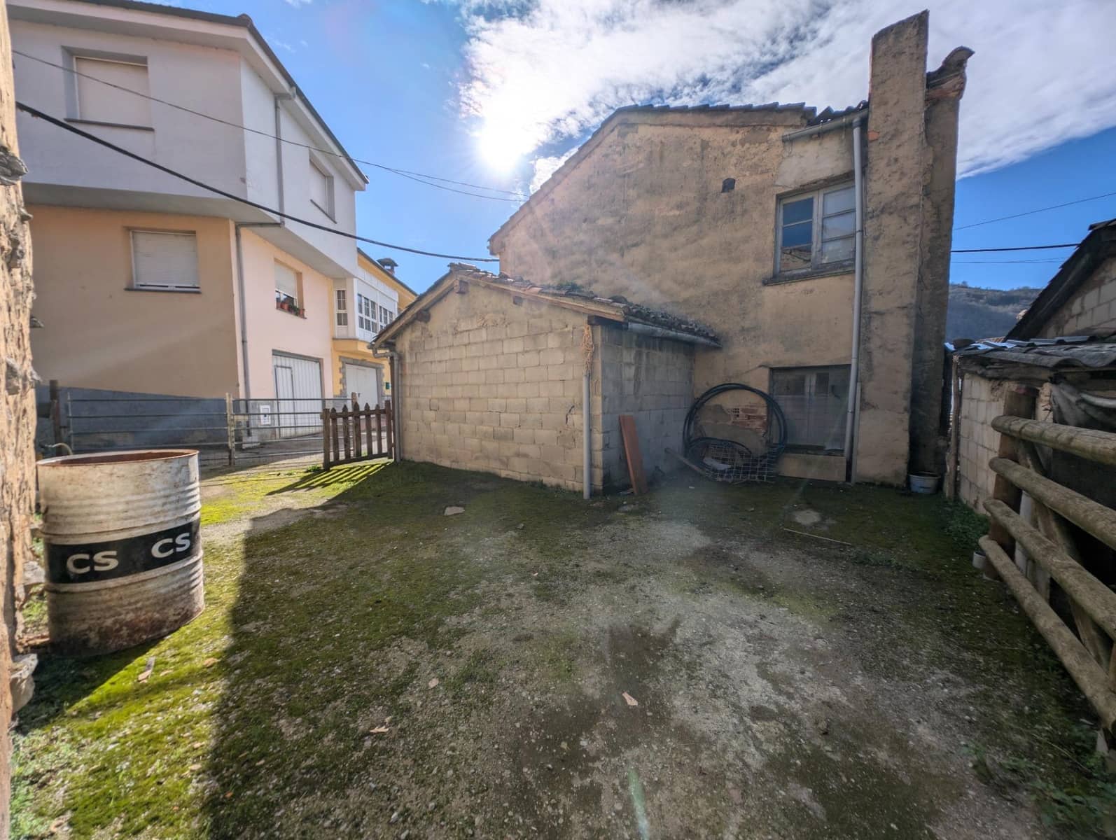 4 soverom Villa til salgs i Aller med garasje - € 55 000 (Ref: 9927625)