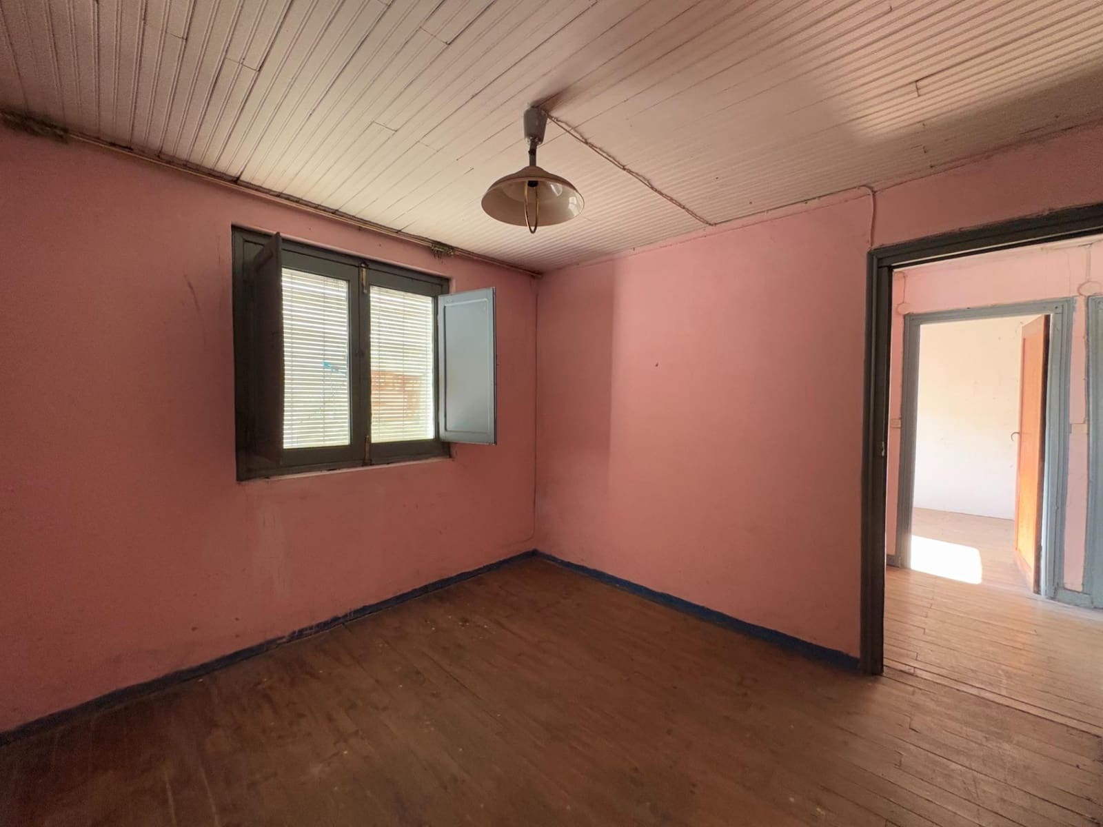 4 soverom Villa til salgs i Aller med garasje - € 55 000 (Ref: 9927625)
