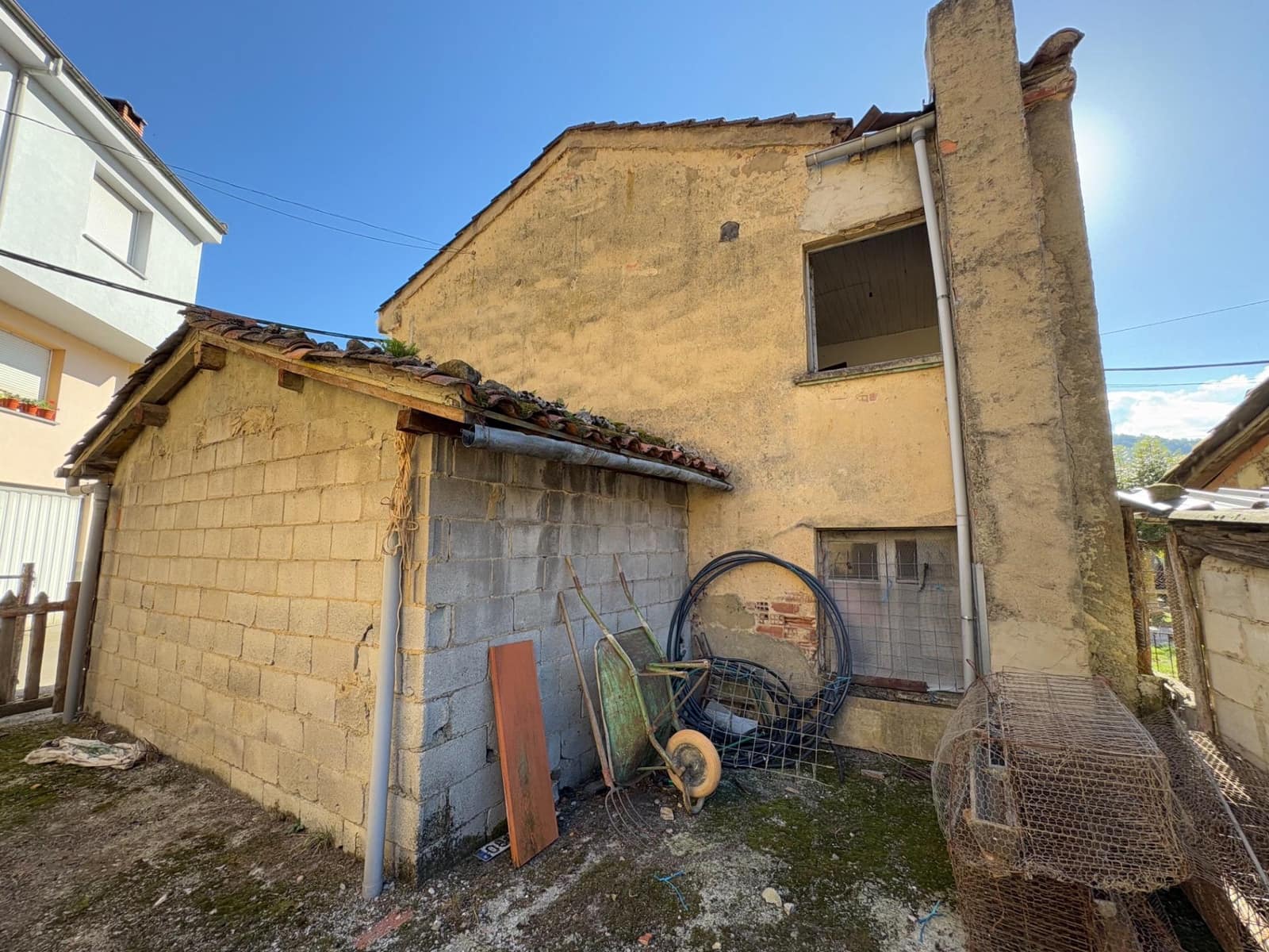 4 soverom Villa til salgs i Aller med garasje - € 55 000 (Ref: 9927625)
