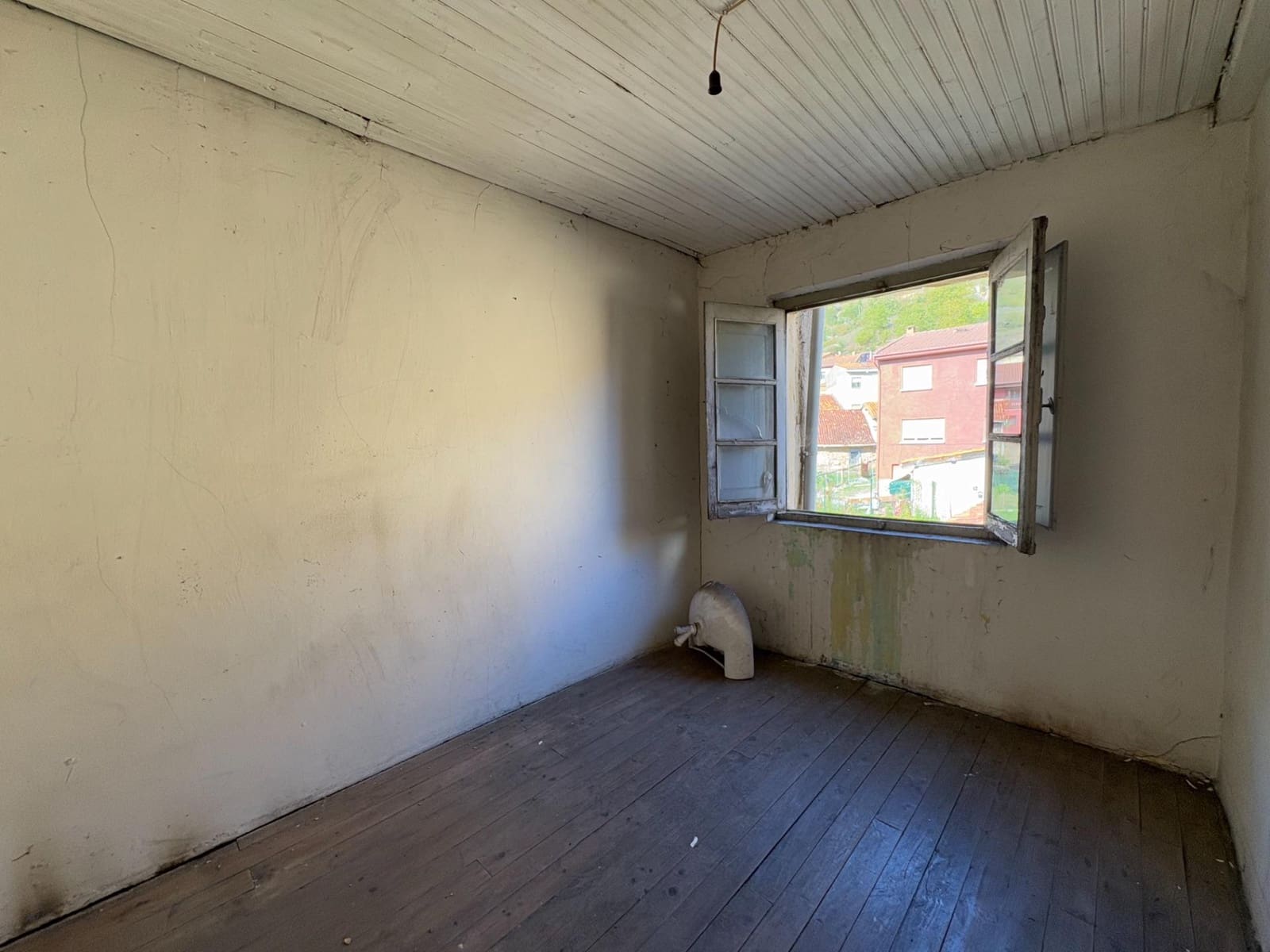 4 soverom Villa til salgs i Aller med garasje - € 55 000 (Ref: 9927625)