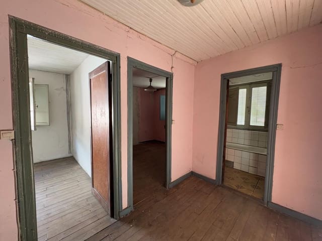 4 soveværelse Villa til salg i Aller med garage - € 55.000 (Ref: 9927625)