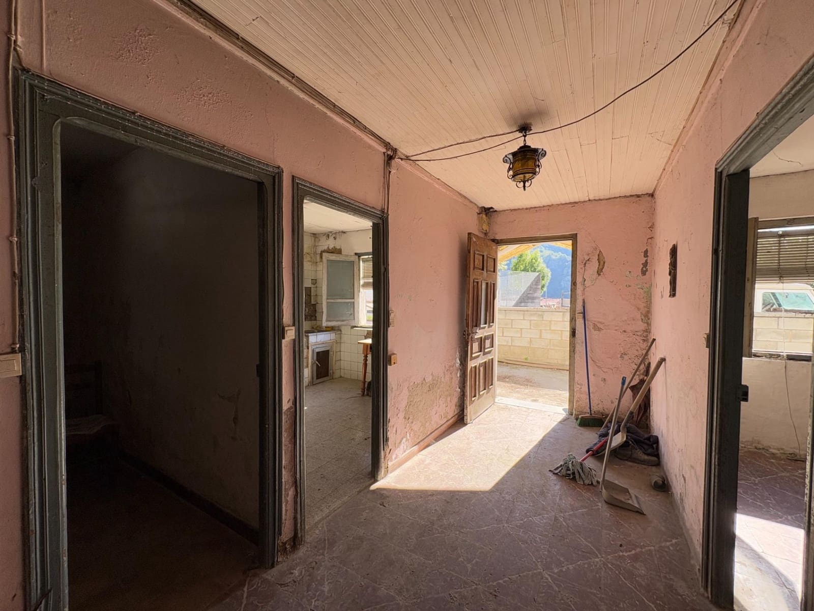 4 soverom Villa til salgs i Aller med garasje - € 55 000 (Ref: 9927625)