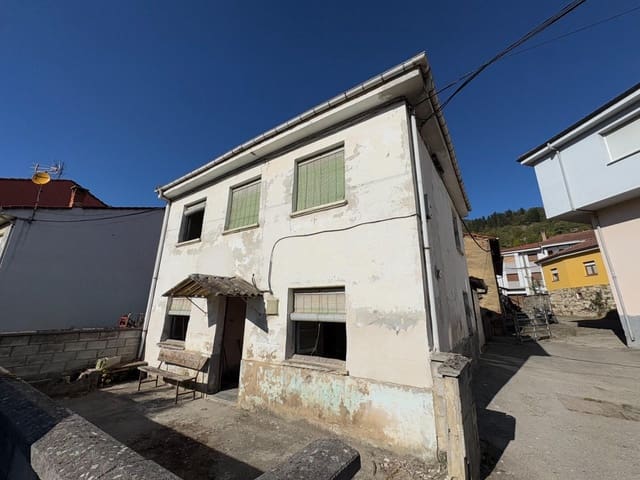 4 soveværelse Villa til salg i Aller med garage - € 55.000 (Ref: 9927625)