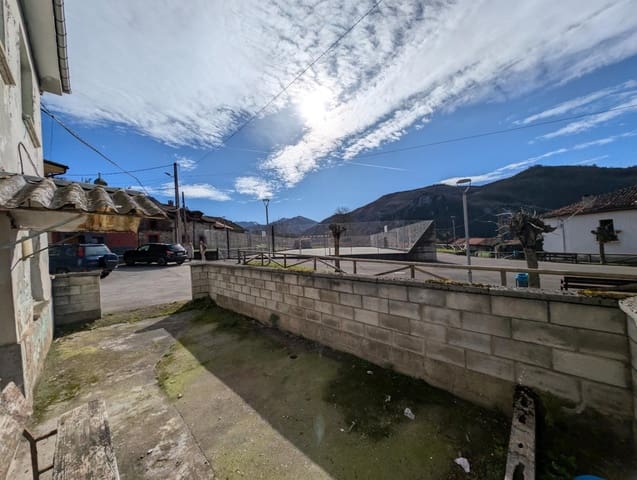 4 soveværelse Villa til salg i Aller med garage - € 55.000 (Ref: 9927625)