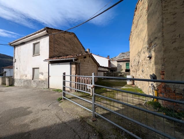 4 soveværelse Villa til salg i Aller med garage - € 55.000 (Ref: 9927625)