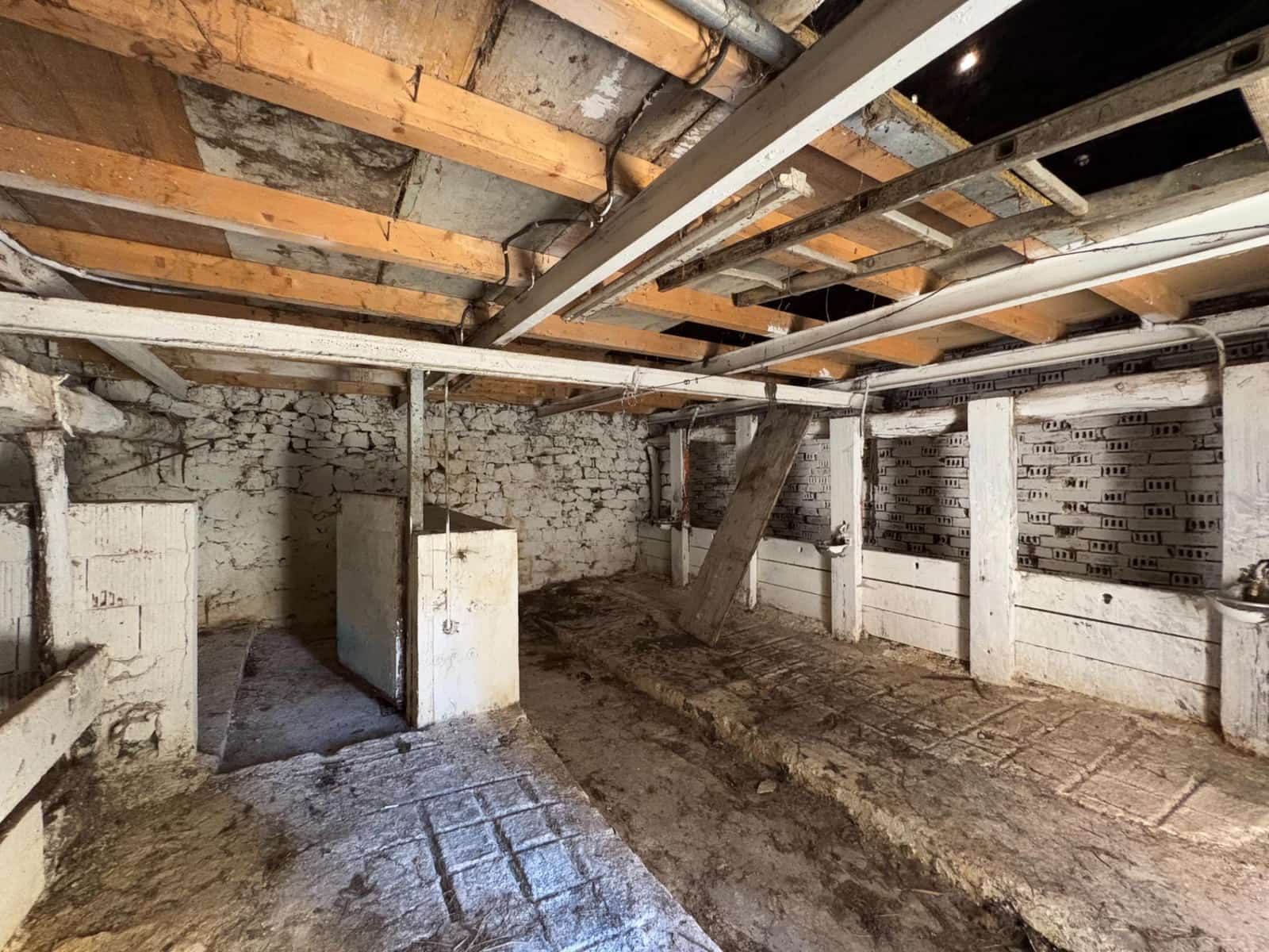 4 soverom Villa til salgs i Aller med garasje - € 55 000 (Ref: 9927625)