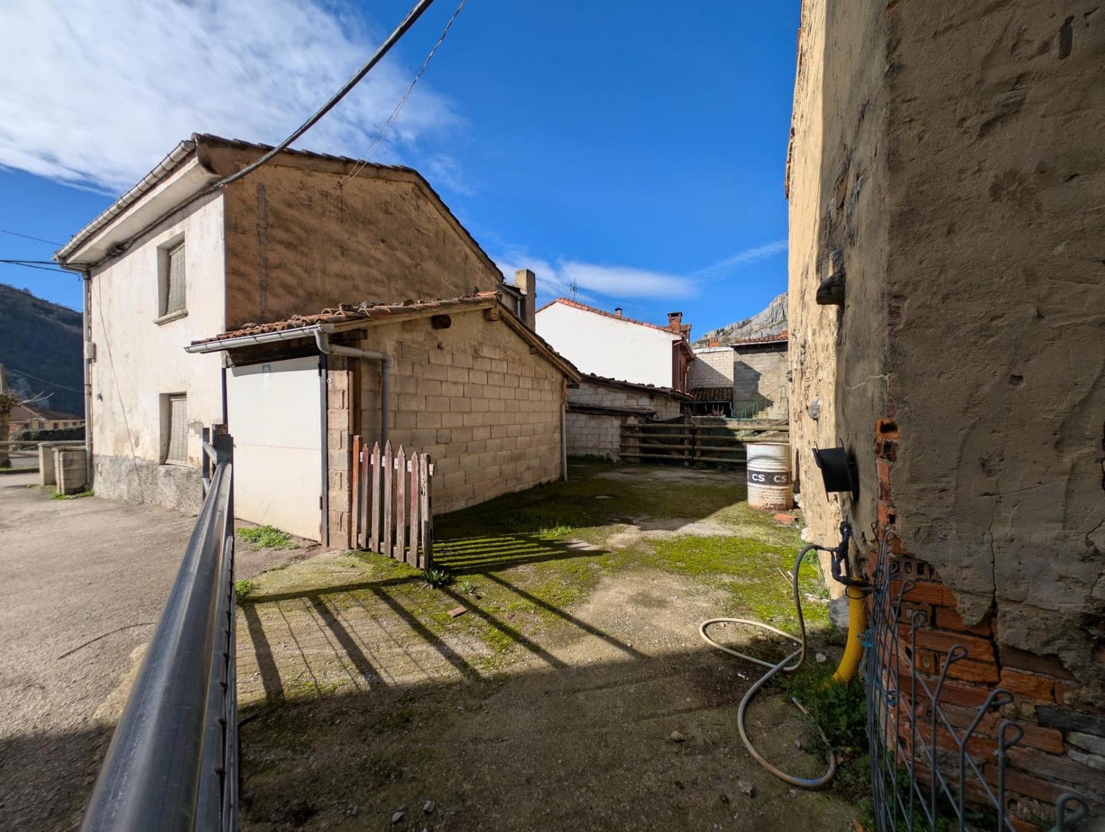 4 soverom Villa til salgs i Aller med garasje - € 55 000 (Ref: 9927625)