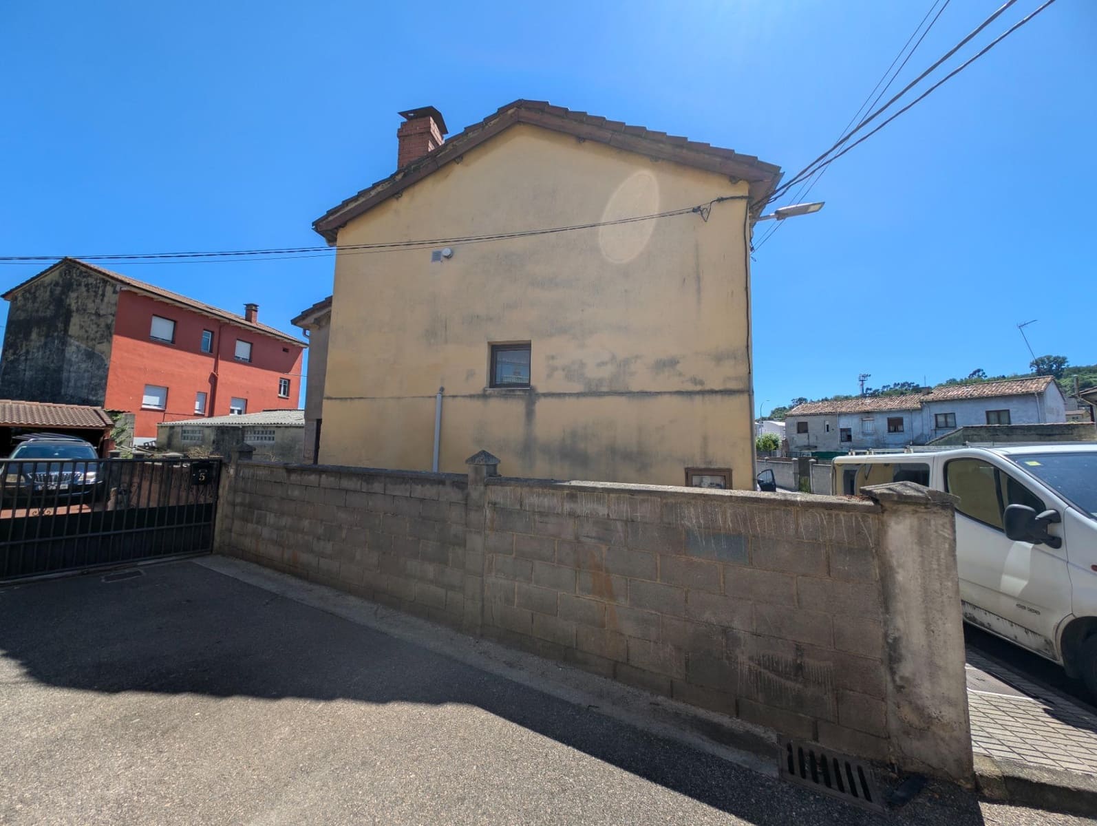 5 sovrum Villa till salu i Langreo - 50 000 € (Ref: 9949972)