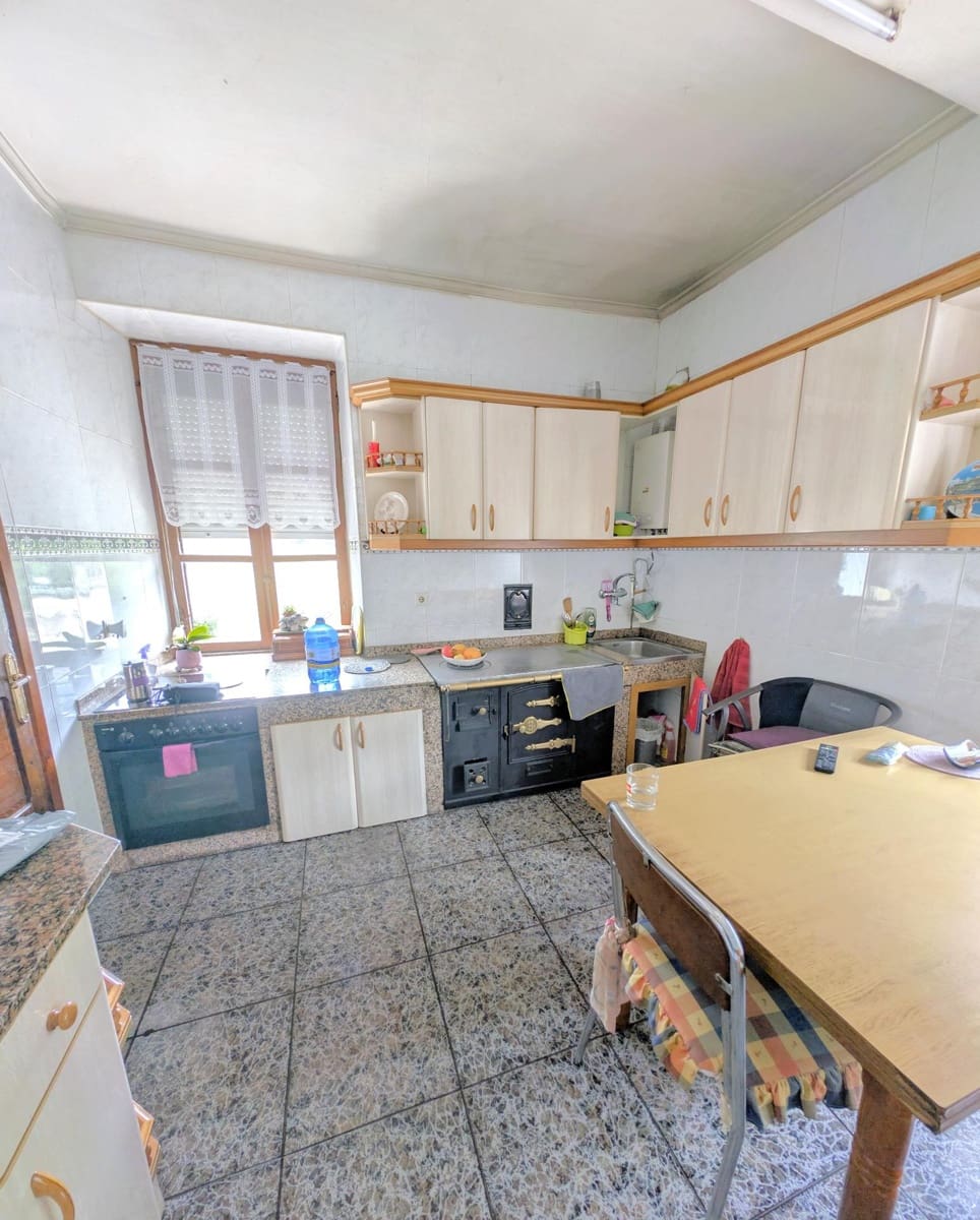8 chambre Villa/Maison à vendre à Tineo avec garage - 110 000 € (Ref: 9973510)
