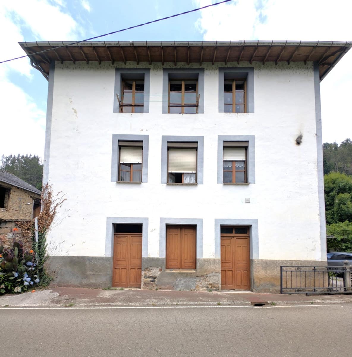 8 chambre Villa/Maison à vendre à Tineo avec garage - 110 000 € (Ref: 9973510)