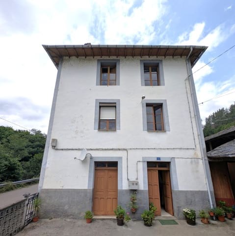 8 sypialnia Willa na sprzedaż w Tineo z garażem - 110 000 € (Ref: 9973510)