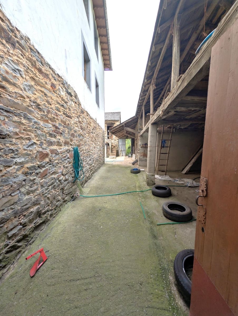 8 chambre Villa/Maison à vendre à Tineo avec garage - 110 000 € (Ref: 9973510)
