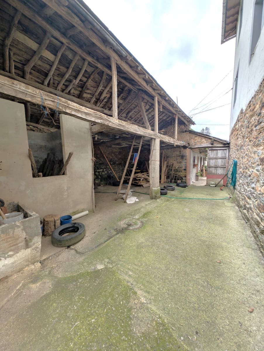 8 chambre Villa/Maison à vendre à Tineo avec garage - 110 000 € (Ref: 9973510)
