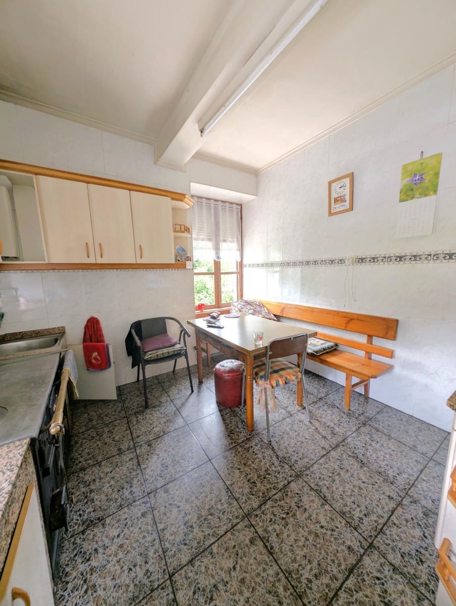8 chambre Villa/Maison à vendre à Tineo avec garage - 110 000 € (Ref: 9973510)