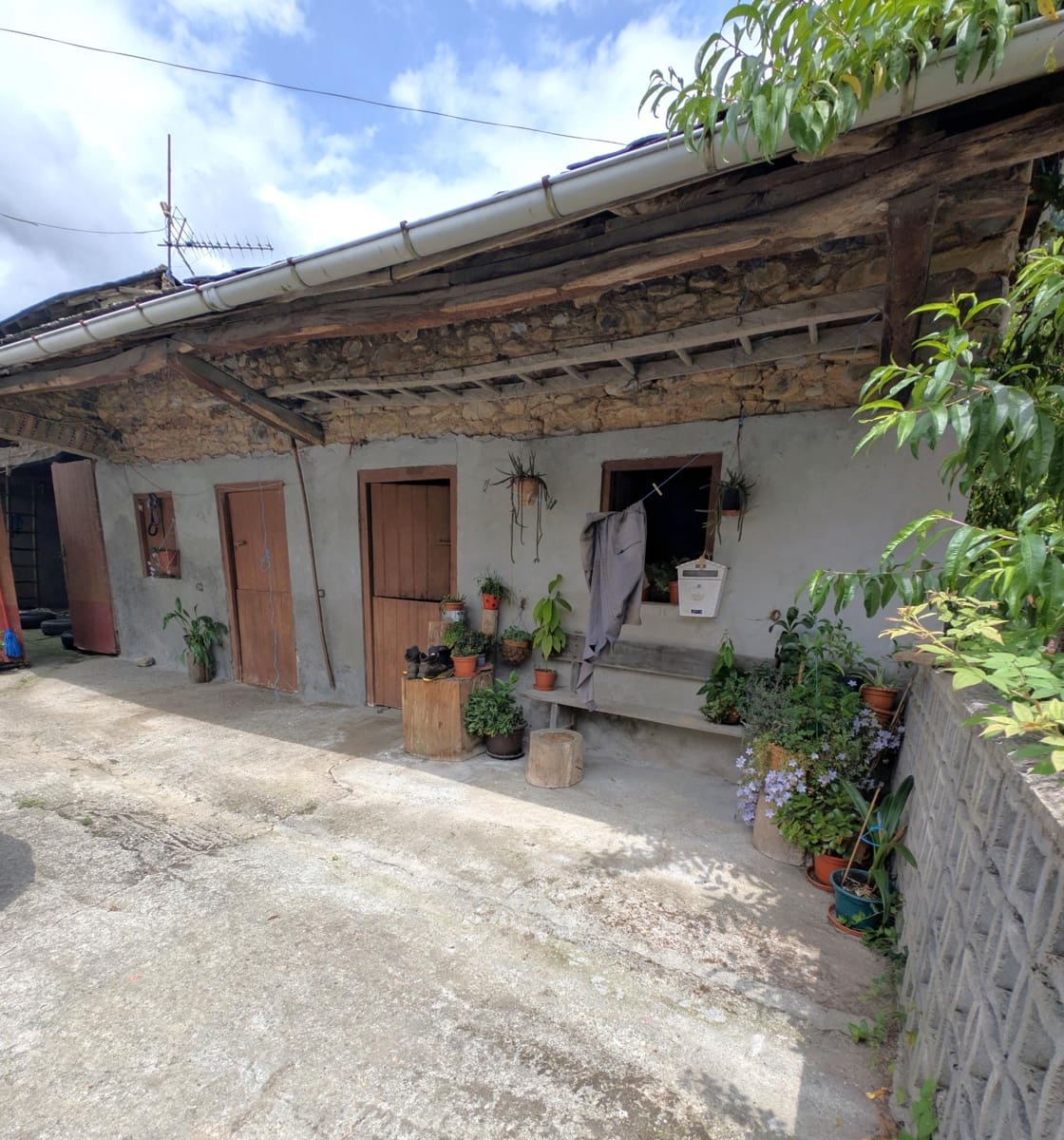 8 chambre Villa/Maison à vendre à Tineo avec garage - 110 000 € (Ref: 9973510)