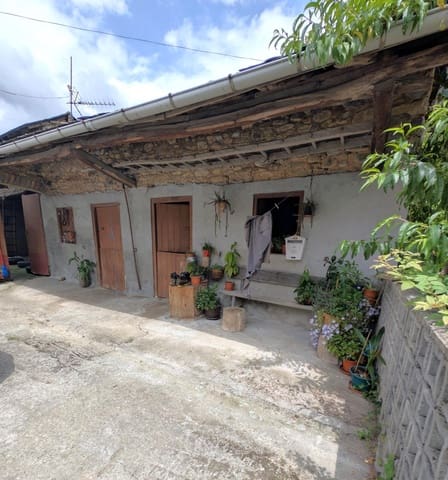 8 sypialnia Willa na sprzedaż w Tineo z garażem - 110 000 € (Ref: 9973510)
