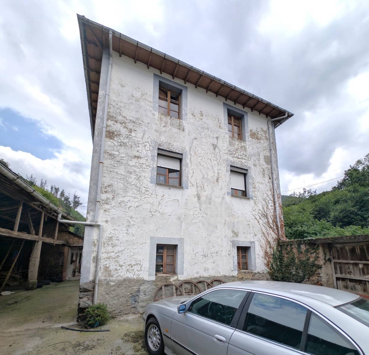 8 chambre Villa/Maison à vendre à Tineo avec garage - 110 000 € (Ref: 9973510)