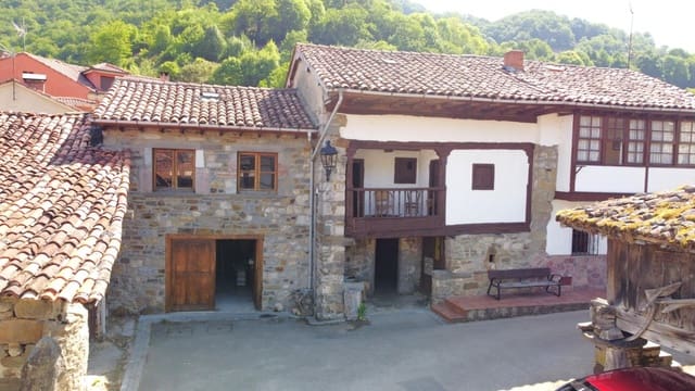 Casa de 5 habitaciones en Aller en venta - 67.200 € (Ref: 9979031)