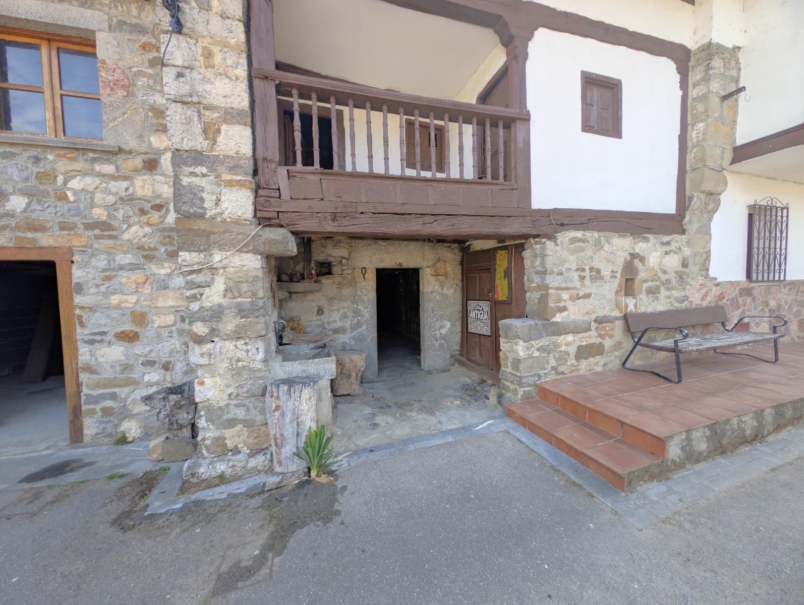 5 bedroom Townhouse for sale in Aller - € 67,200 (Ref: 9979031)
