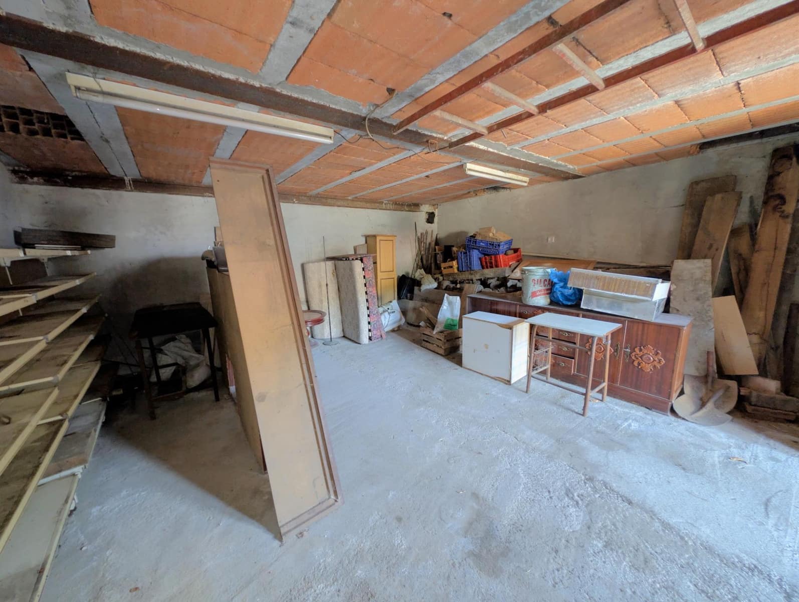 5 bedroom Townhouse for sale in Aller - € 67,200 (Ref: 9979031)