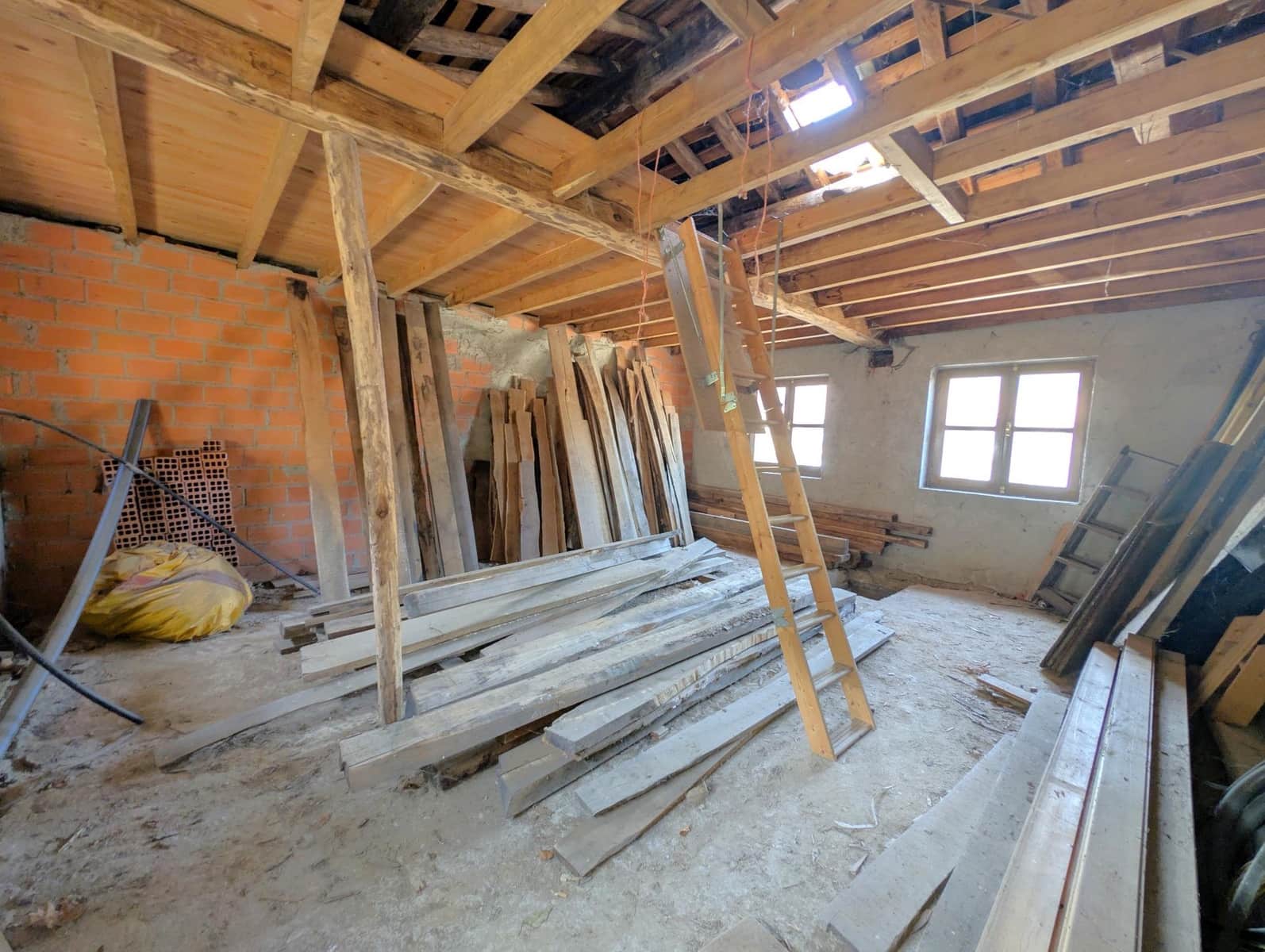 5 bedroom Townhouse for sale in Aller - € 67,200 (Ref: 9979031)