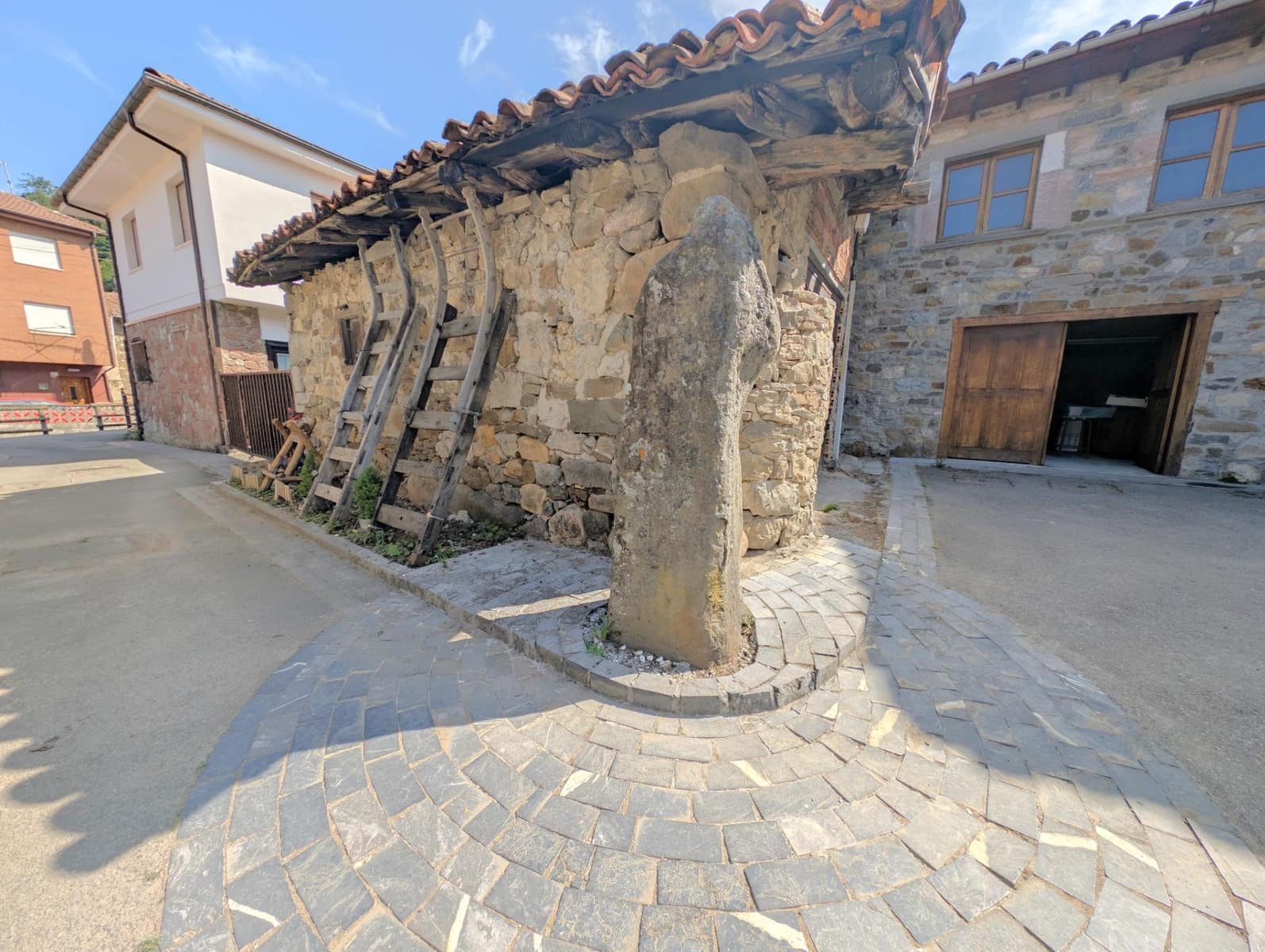 5 bedroom Townhouse for sale in Aller - € 67,200 (Ref: 9979031)