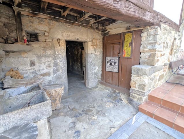 Casa de 5 habitaciones en Aller en venta - 67.200 € (Ref: 9979031)