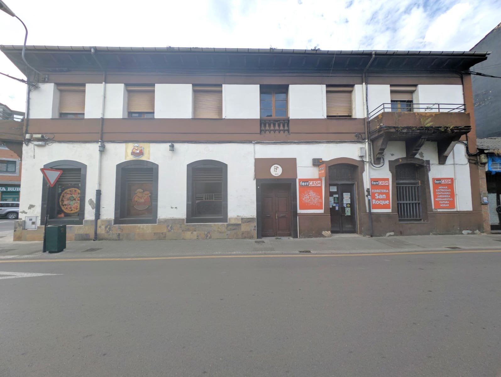 6 sypialnia Komercyjne na sprzedaż w Oviedo - 300 000 € (Ref: 9998931)