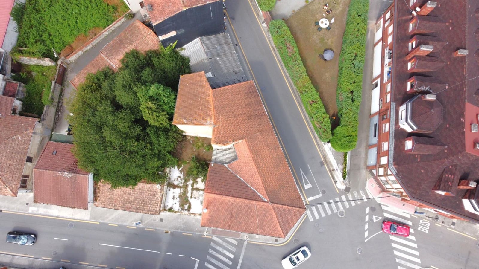 6 sypialnia Komercyjne na sprzedaż w Oviedo - 300 000 € (Ref: 9998931)