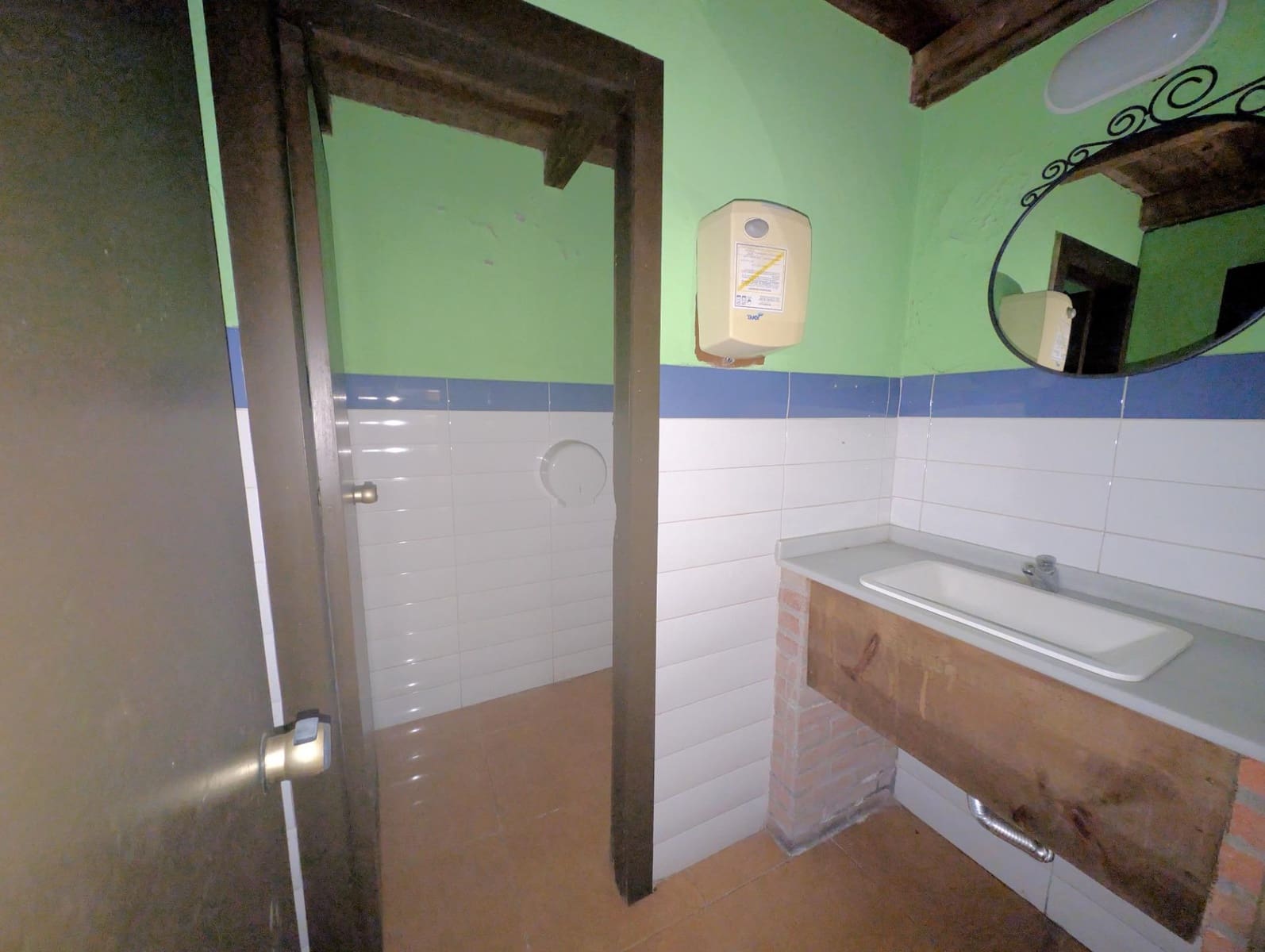 6 sypialnia Komercyjne na sprzedaż w Oviedo - 300 000 € (Ref: 9998931)