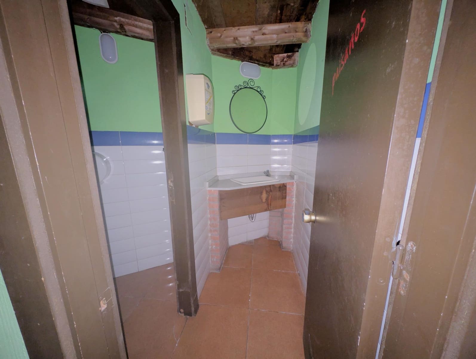 6 sypialnia Komercyjne na sprzedaż w Oviedo - 300 000 € (Ref: 9998931)