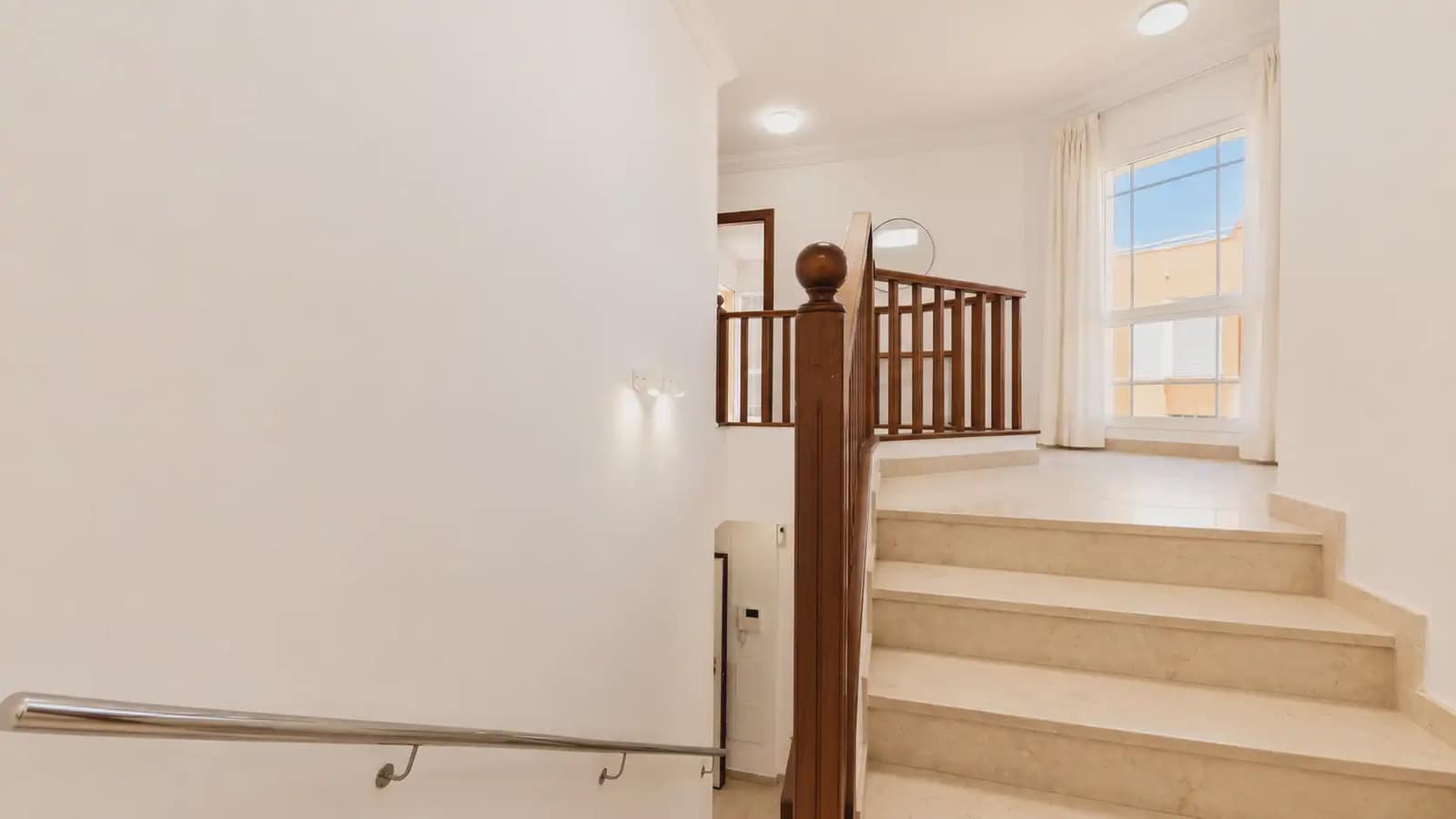 4 makuuhuone Huvila myytävänä paikassa Arona - 880 000 € (Ref: 10021727)