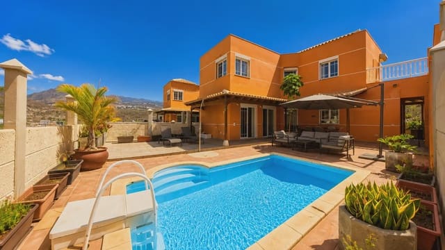 4 makuuhuone Huvila myytävänä paikassa Los Cristianos, Arona - 880 000 € (Ref: 10021727)