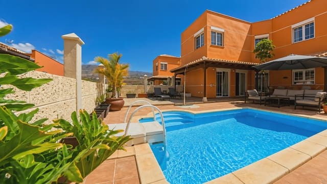 4 makuuhuone Huvila myytävänä paikassa Los Cristianos, Arona - 880 000 € (Ref: 10021727)