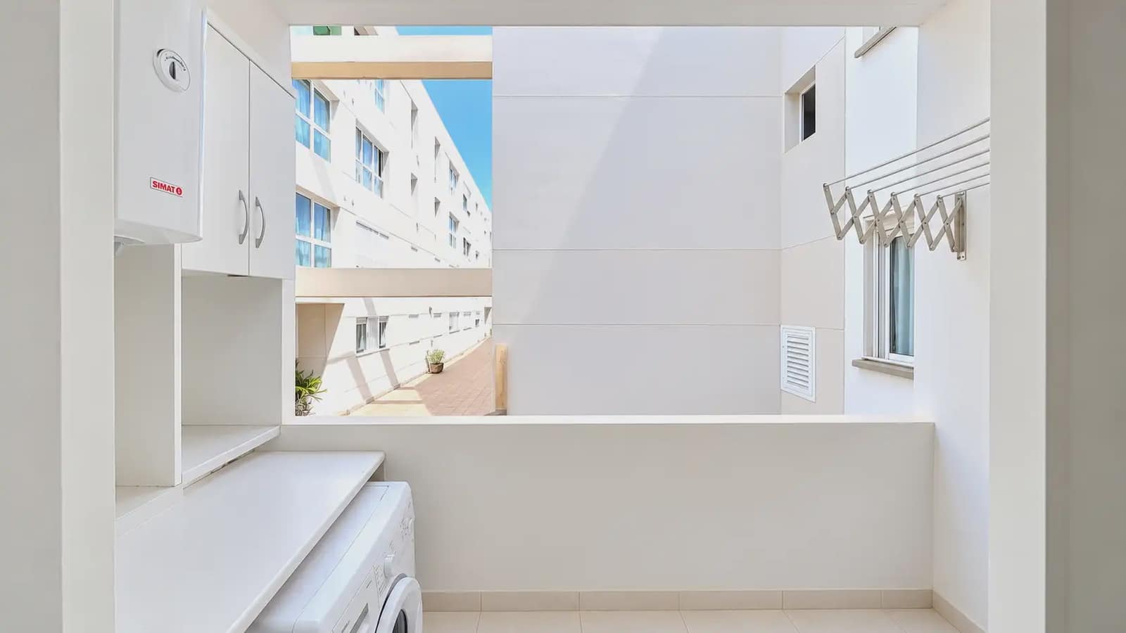 3 bedroom Beach Apartment for sale in Granadilla de Abona with garage - € 349,000 (Ref: 10060913)