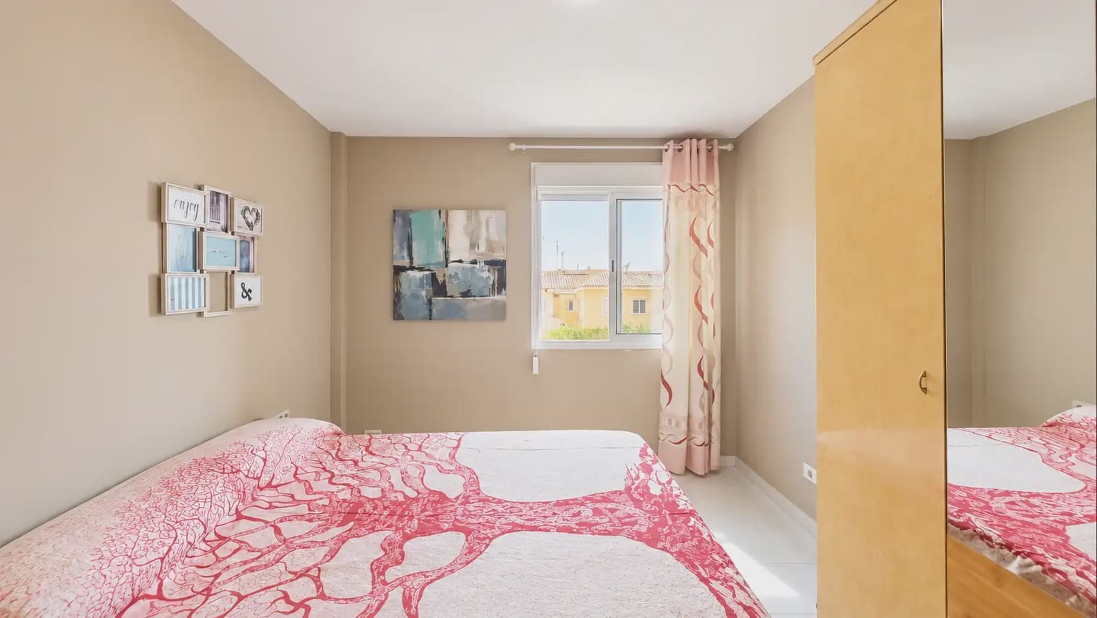 3 bedroom Beach Apartment for sale in Granadilla de Abona with garage - € 349,000 (Ref: 10060913)