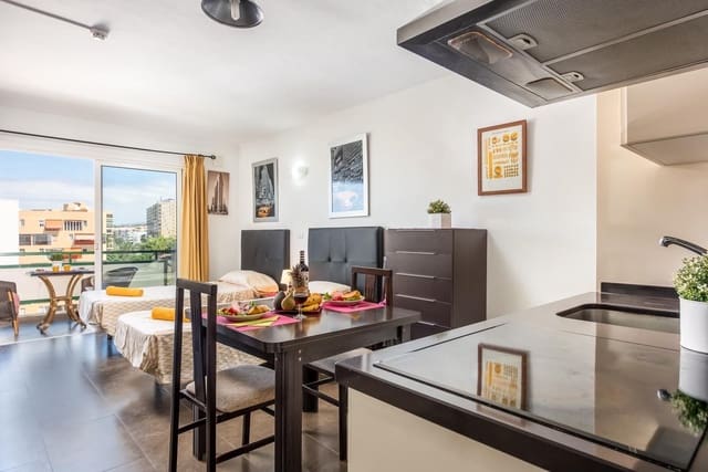 Studio te koop in Los Cristianos, Arona met zwembad - € 275.000 (Ref: 7837928)