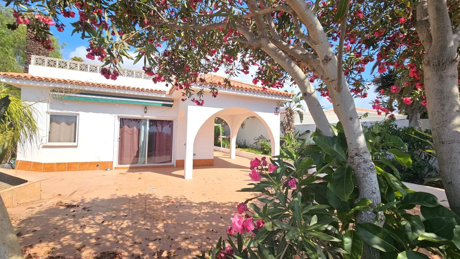 2 soveværelse Finca/Landehus til salg i Arona - € 670.000 (Ref: 8640042)