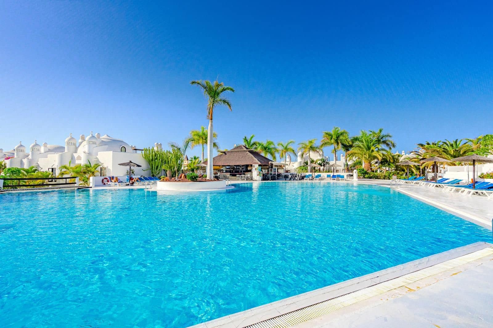 3 soveværelse Lejlighed til salg i Playa Paraiso med swimmingpool garage - € 439.000 (Ref: 8640047)