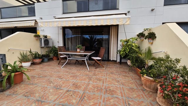 3 bedroom Semi-detached Villa for sale in Casco Urbano, Adeje with garage - € 550,000 (Ref: 8640053)