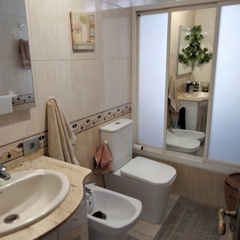 2 soveværelse Lejlighed til salg i Puerto Santiago, Santiago del Teide med swimmingpool - € 275.000 (Ref: 8640058)