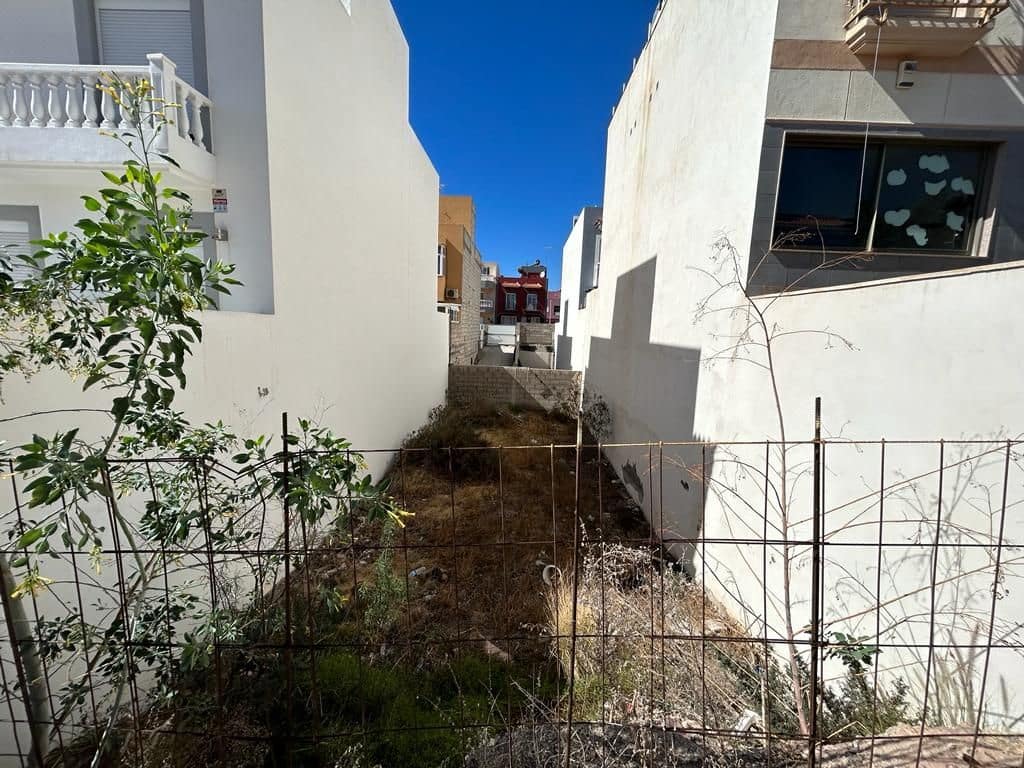 Villa/Maison Semi-Mitoyenne à vendre à Arona - 77 000 € (Ref: 8640062)