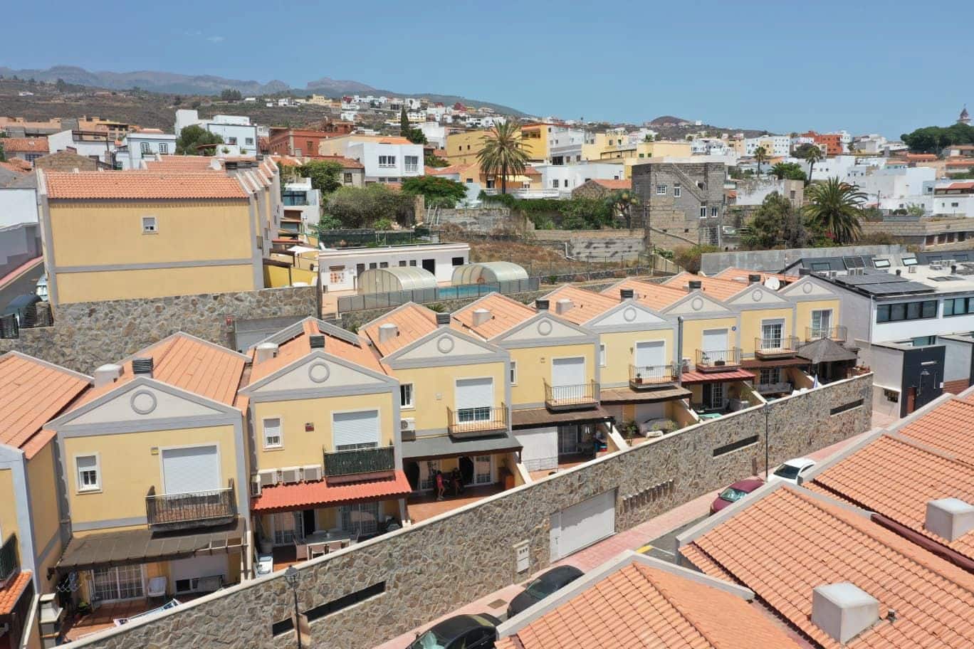 3 soverom Hus til salgs i San Miguel de Abona med svømmebasseng garasje - € 360 000 (Ref: 9200115)