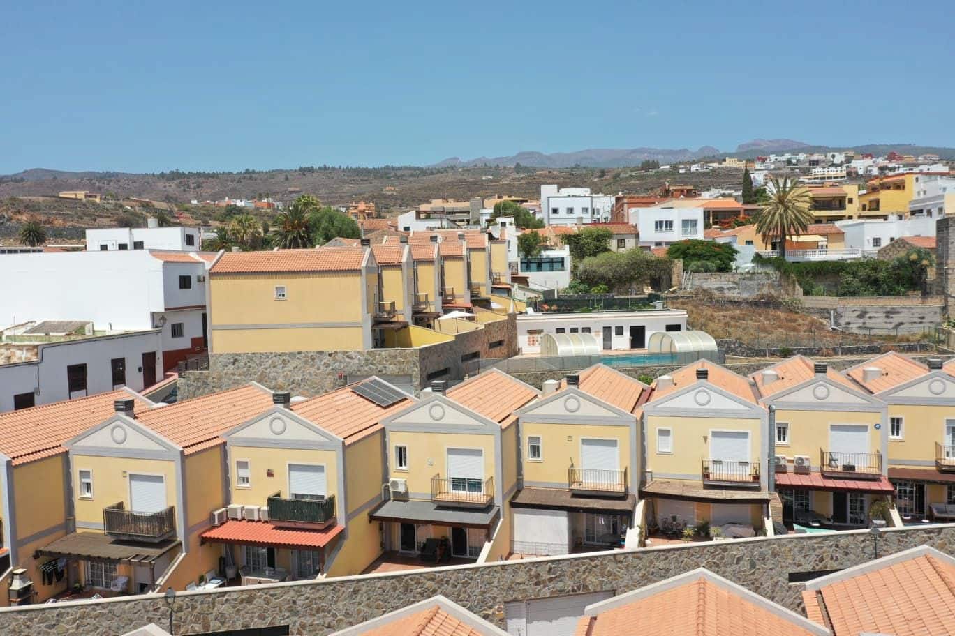 3 soverom Hus til salgs i San Miguel de Abona med svømmebasseng garasje - € 360 000 (Ref: 9200115)