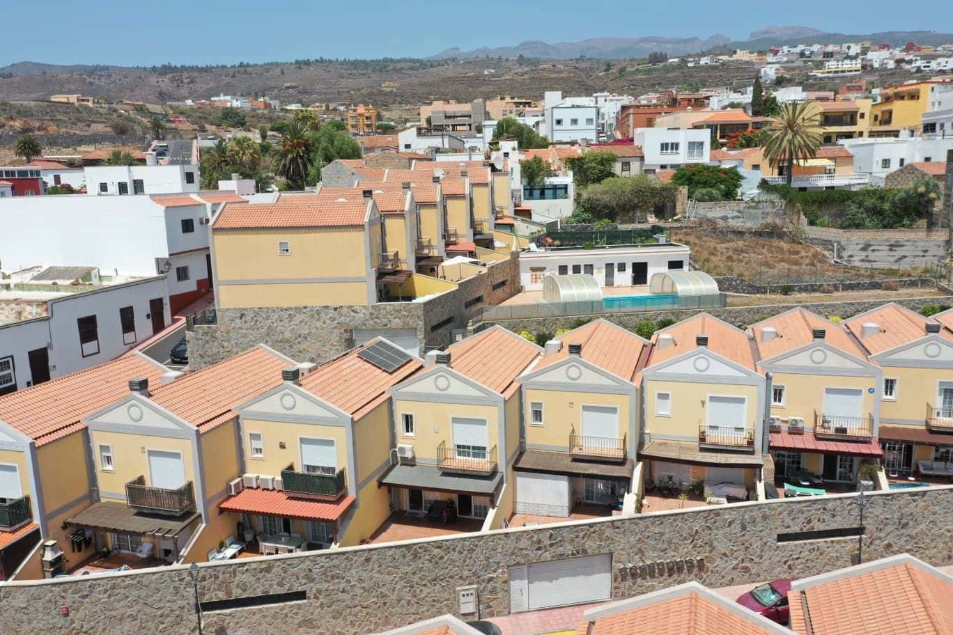 3 soverom Hus til salgs i San Miguel de Abona med svømmebasseng garasje - € 360 000 (Ref: 9200115)