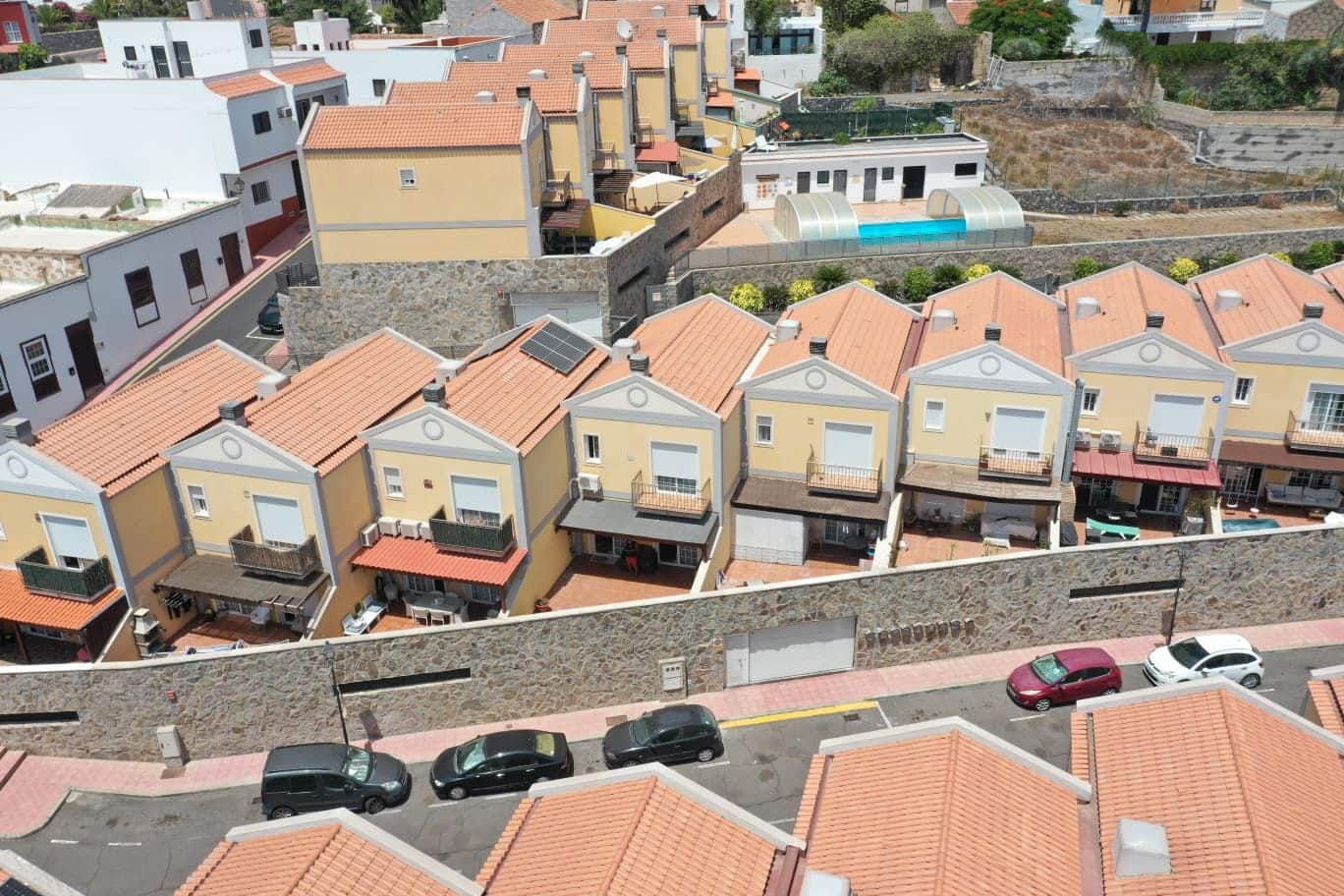 3 soverom Hus til salgs i San Miguel de Abona med svømmebasseng garasje - € 360 000 (Ref: 9200115)