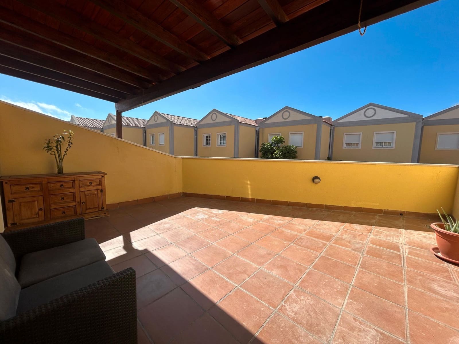 3 soverom Hus til salgs i San Miguel de Abona med svømmebasseng garasje - € 360 000 (Ref: 9200115)