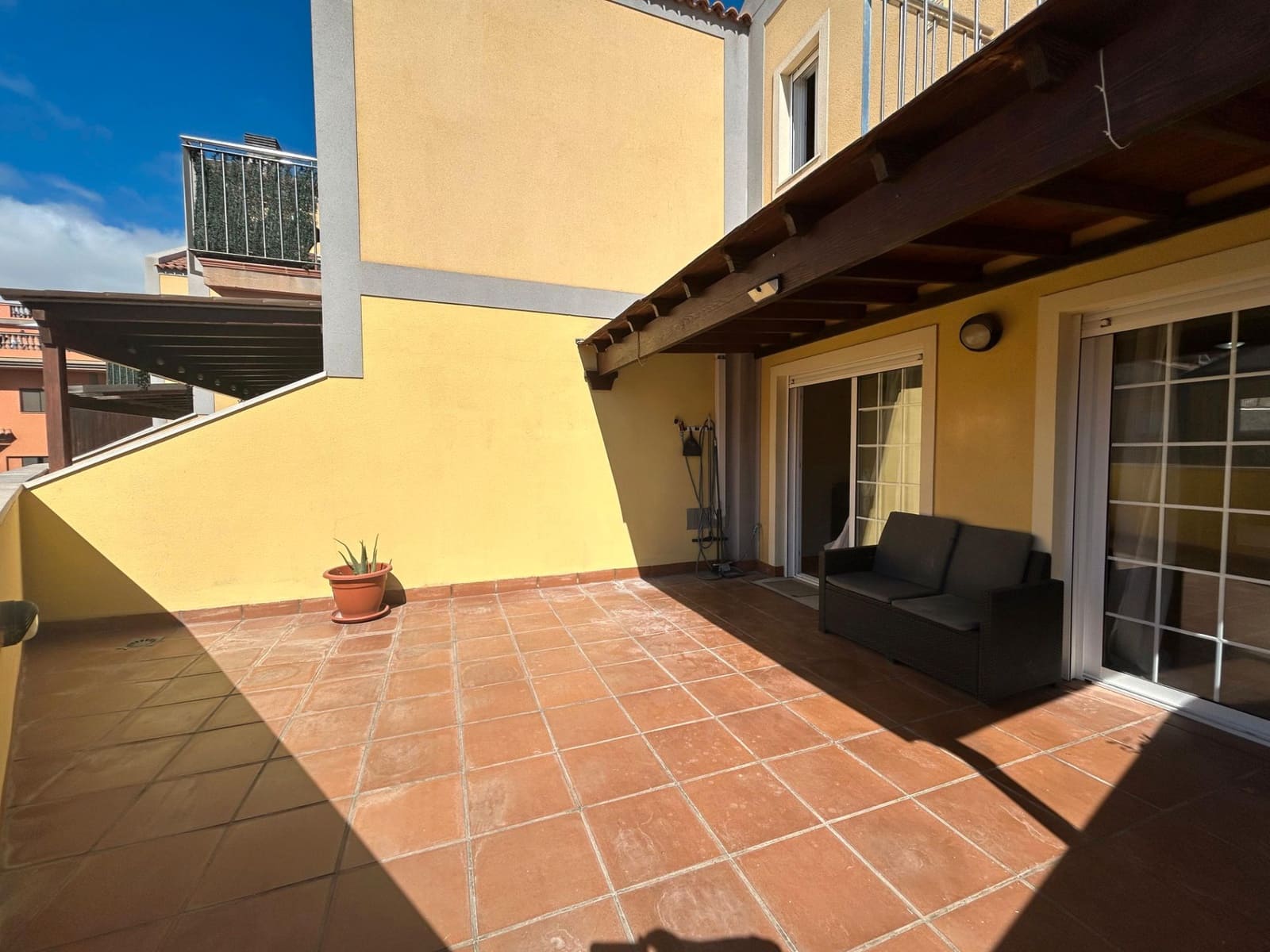 3 soverom Hus til salgs i San Miguel de Abona med svømmebasseng garasje - € 360 000 (Ref: 9200115)