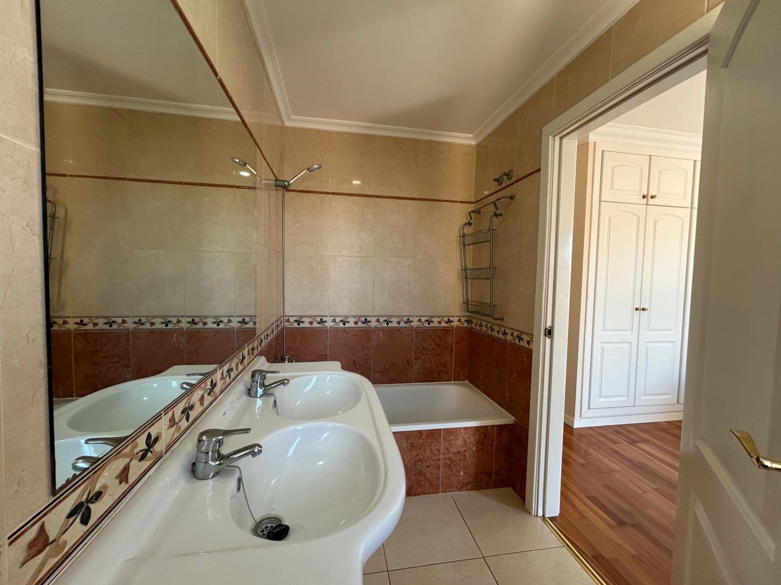 3 soverom Hus til salgs i San Miguel de Abona med svømmebasseng garasje - € 360 000 (Ref: 9200115)