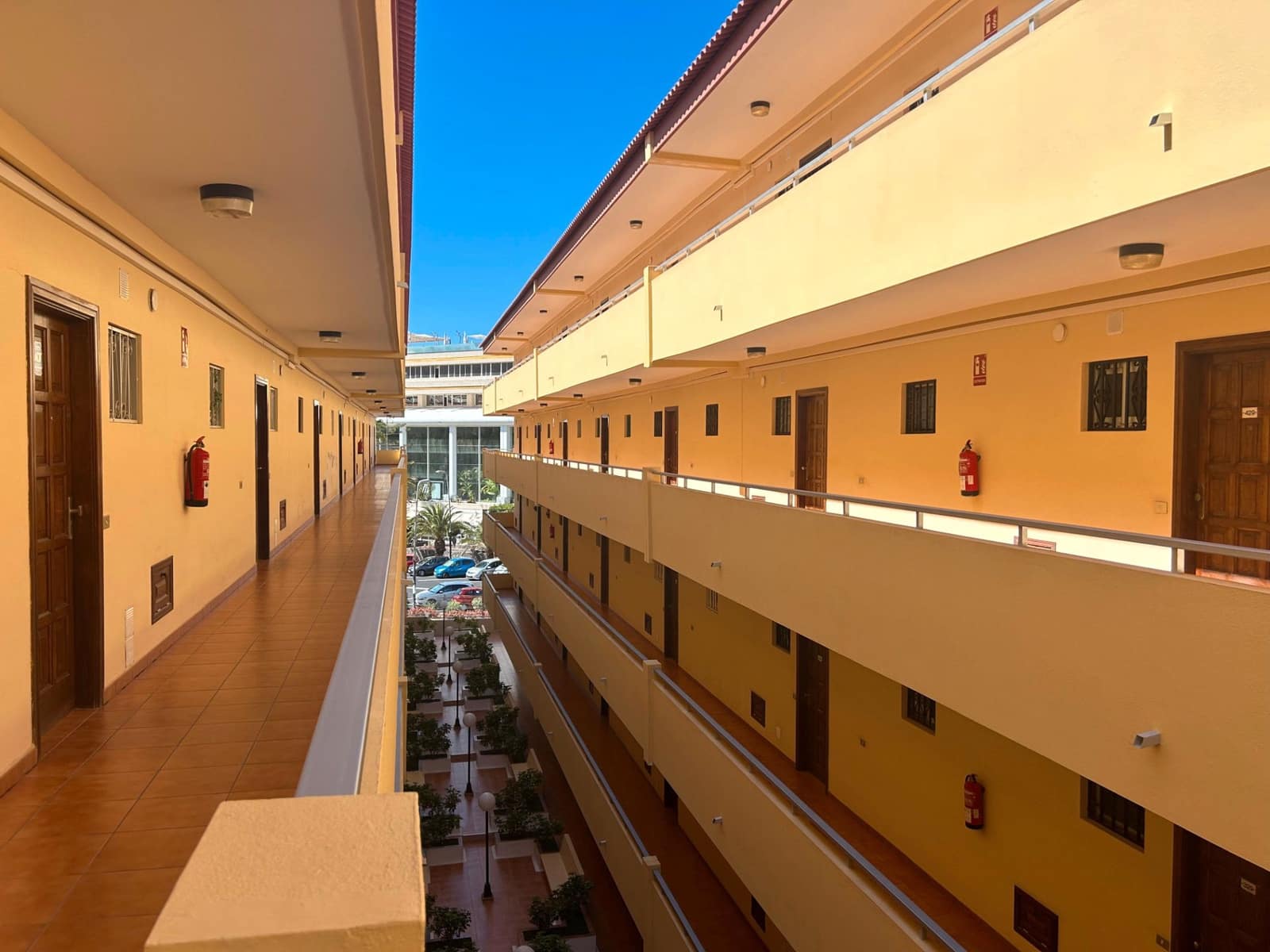 Apartamento de 1 habitación en Arona en venta con piscina garaje - 250.000 € (Ref: 9221418)